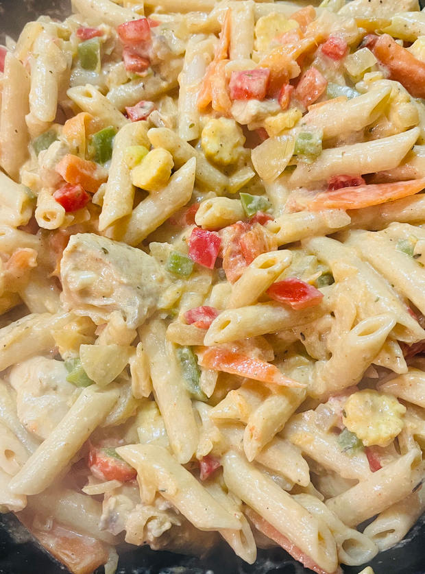 Creamy Cajun Chicken Pasta Recipe Image By Sammie Pinch Of Nom