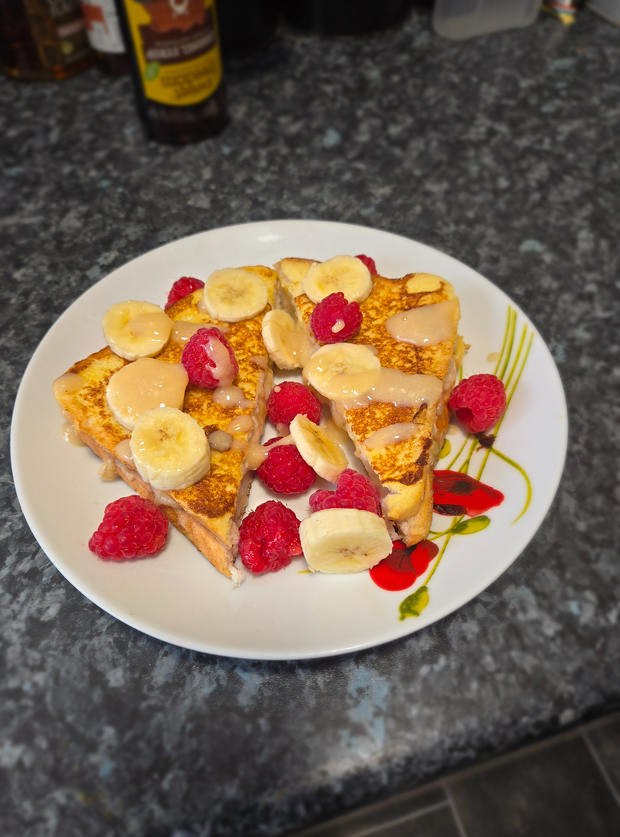 Air Fryer Banana and Raspberry French Toast by Claire Norris, Liverpool pinchofnom.com