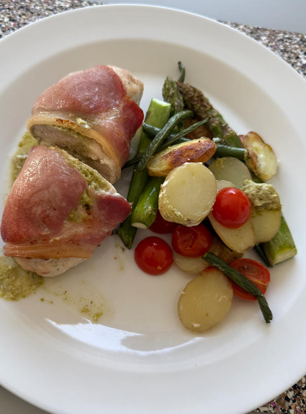 Air Fryer Pesto Chicken Traybake by Sue, Manchester pinchofnom.com
