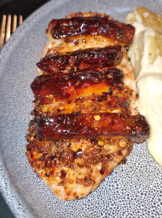 Air Fryer Sweet Chilli Halloumi-Stuffed Chicken pinchofnom.com