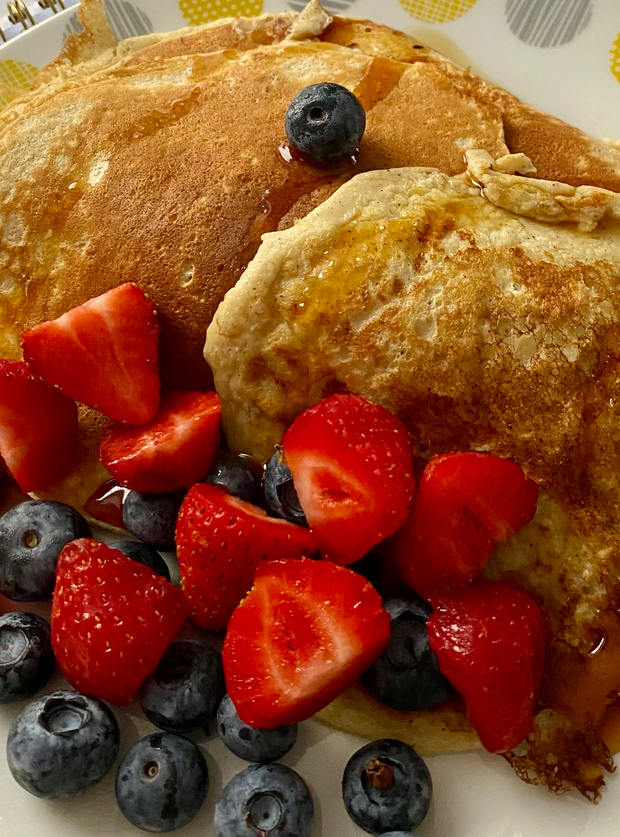 Apple and Cinnamon Pancakes by Gem, Aberdare pinchofnom.com