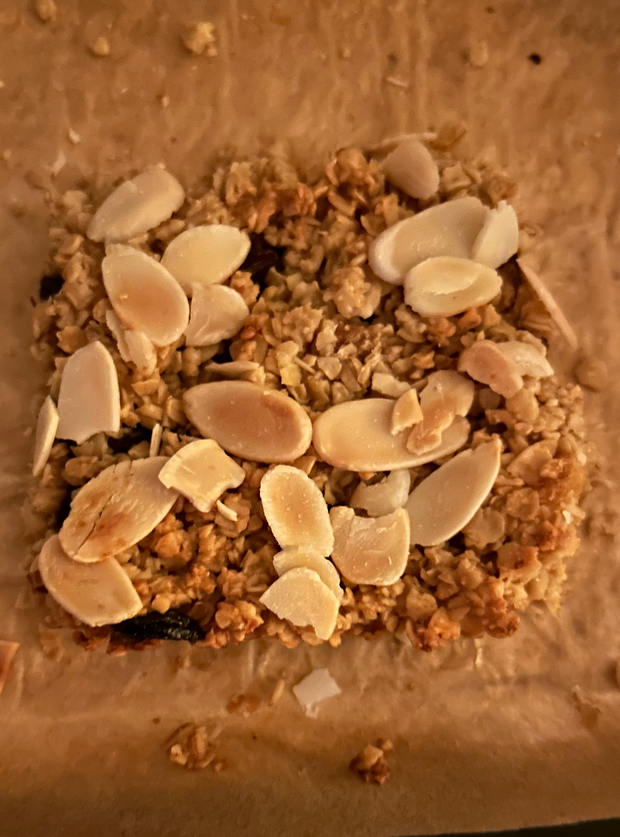 Apricot and Almond Oat Bars by RachH, North Yorkshire pinchofnom.com