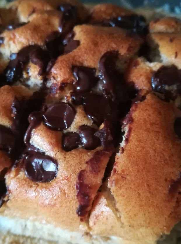 Banana Bread with Chocolate Chips by Krystle Daniel, Llanelli pinchofnom.com