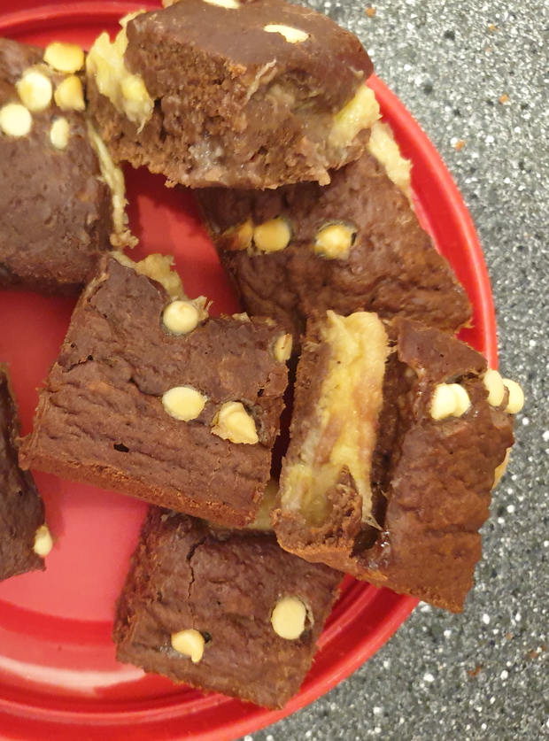 Banana Bread Brownies by Rosemarie Wang, Basingstoke pinchofnom.com