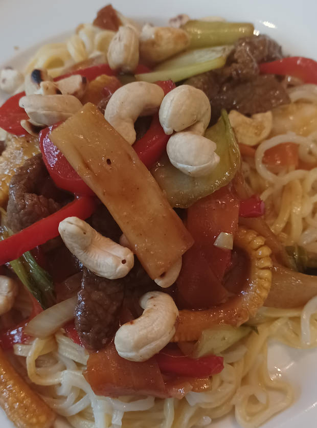 Beef with Cashew Nuts by Mandie, Wales pinchofnom.com