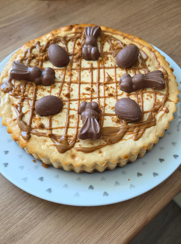 Biscoff Cheesecake by Paula Howett, Hampshire pinchofnom.com