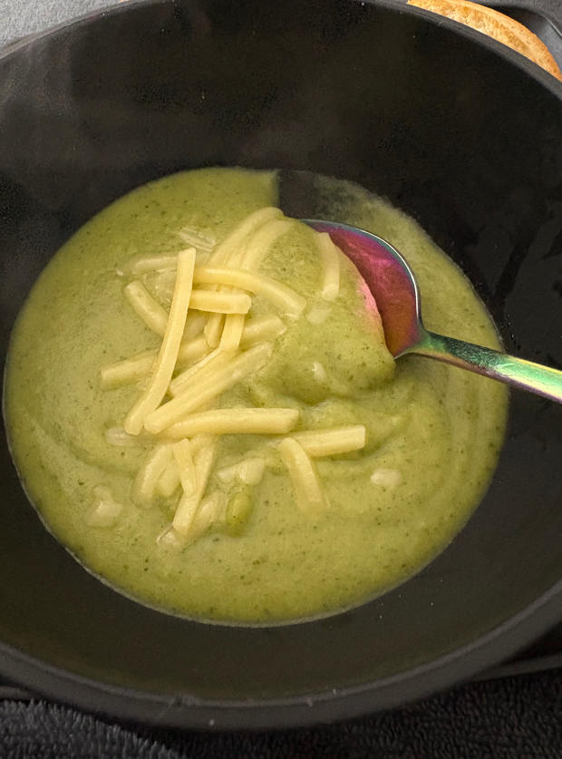 Broccoli and Cheddar Soup by Tiff, Harrogate pinchofnom.com