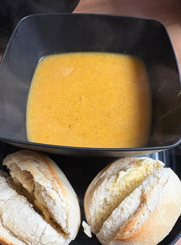 Butternut, Bacon and Cheddar Soup by Tiff, Harrogate pinchofnom.com