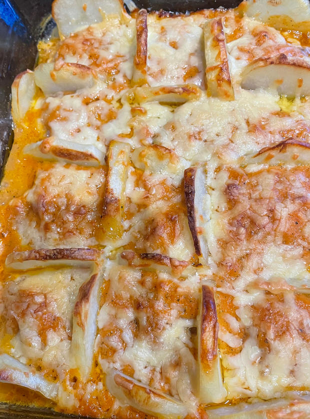 Cheesy Meatball Parmentier by Angie K, Aberdeen pinchofnom.com