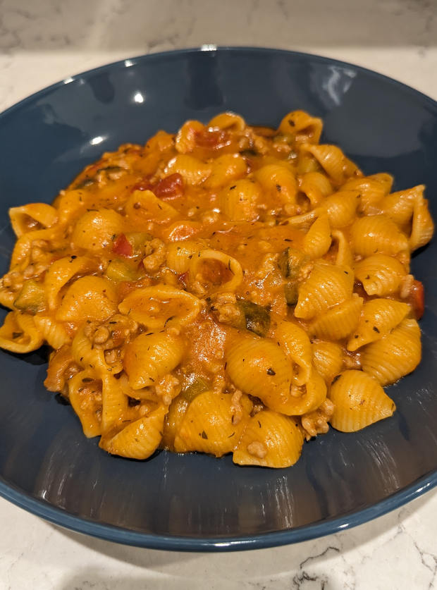 Cheeseburger Pasta Bake by El, London pinchofnom.com