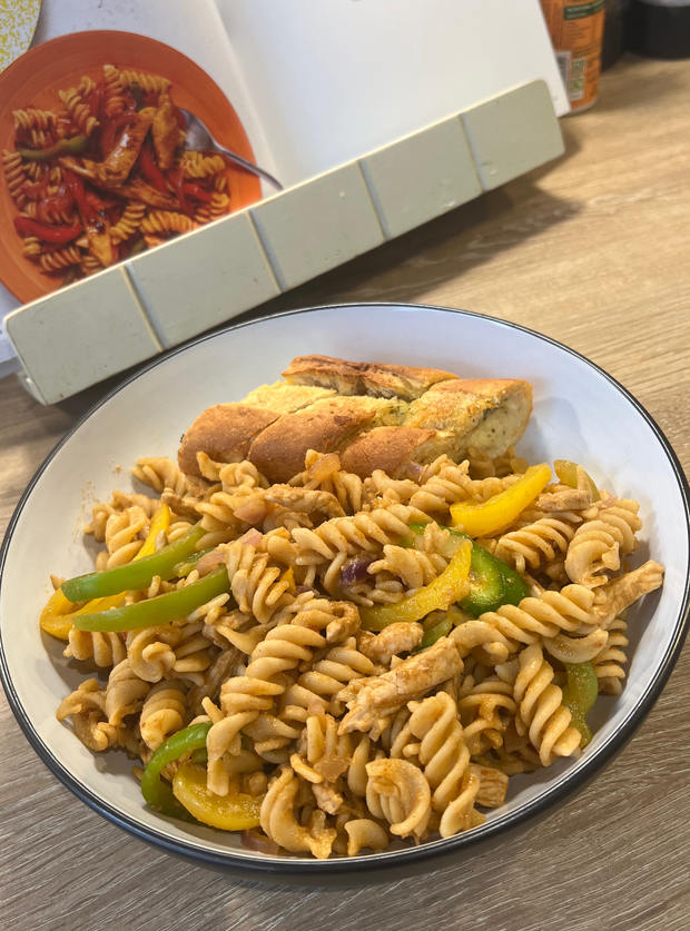 Chicken Fajita Pasta Recipe. Image By Manda - Pinch Of Nom