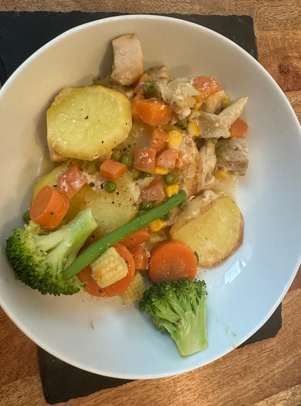 Chicken and Vegetable Hotpot Recipe. Image by Ash - Pinch of Nom