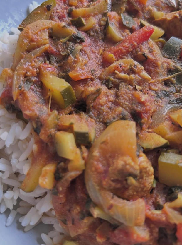 Chicken Jalfrezi by Karolina Rogers, Peterborough pinchofnom.com