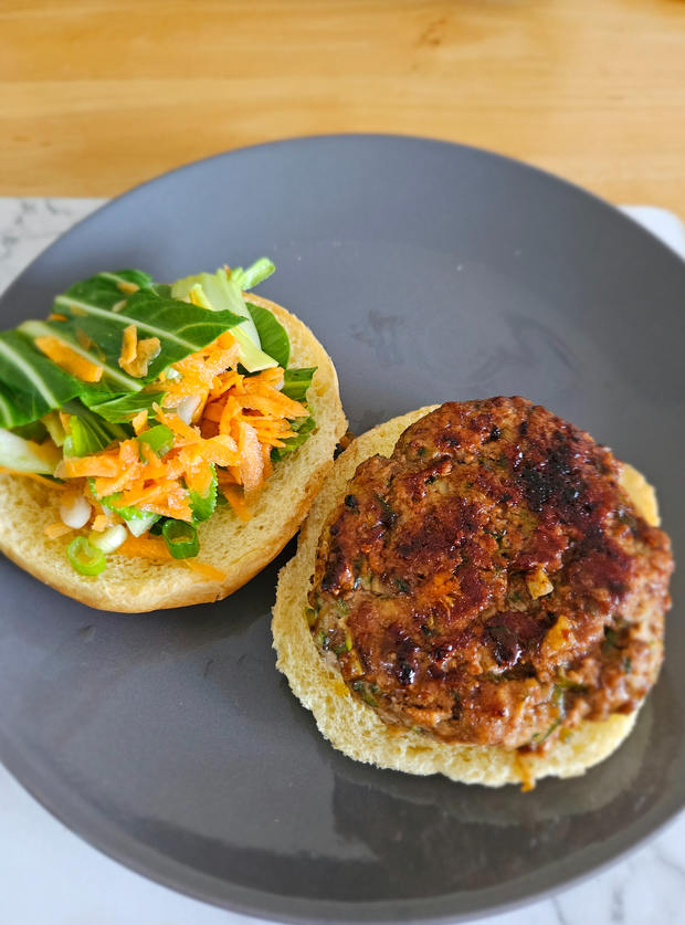 Char Sui Pork Burgers by Anna, Buckinghamshire pinchofnom.com