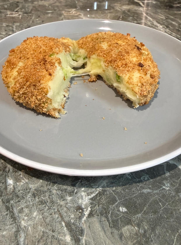 Cheese and Onion Crispbakes by Heidi Harris, North Yorkshire pinchofnom.com