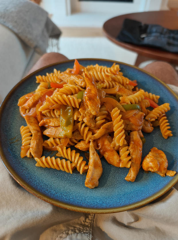 Chicken Fajita Pasta by GM, United Kingdom pinchofnom.com
