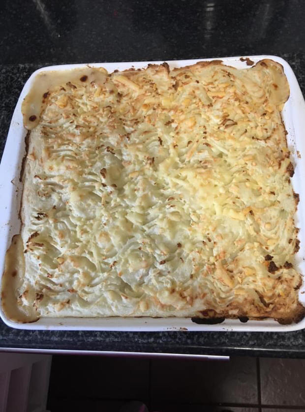 Chicken Bacon And Leek Cottage Pie - Pinch Of Nom