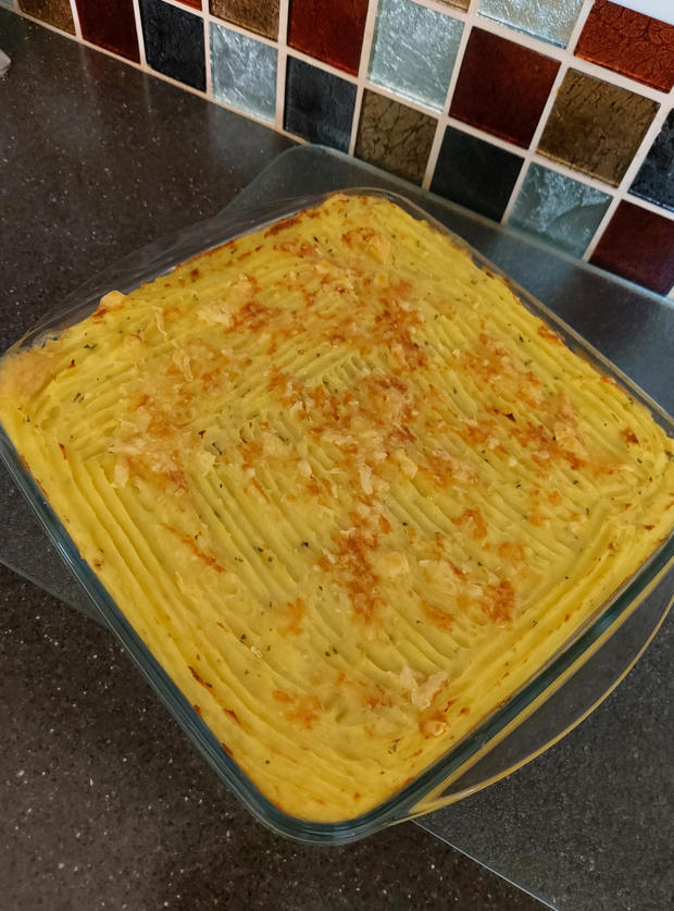 Chicken Bacon and Leek Cottage Pie by Nicola Probert, Stoke pinchofnom.com
