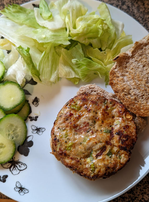 Chipotle Pork Burger Recipe. Image by Stu - Pinch of Nom