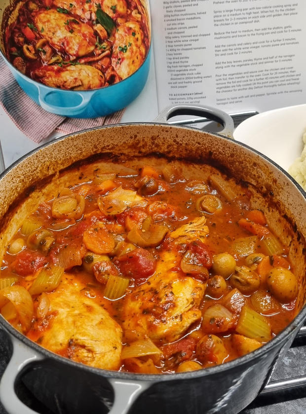 Chicken Chasseur Recipe. Image by Joanne Pinch of Nom