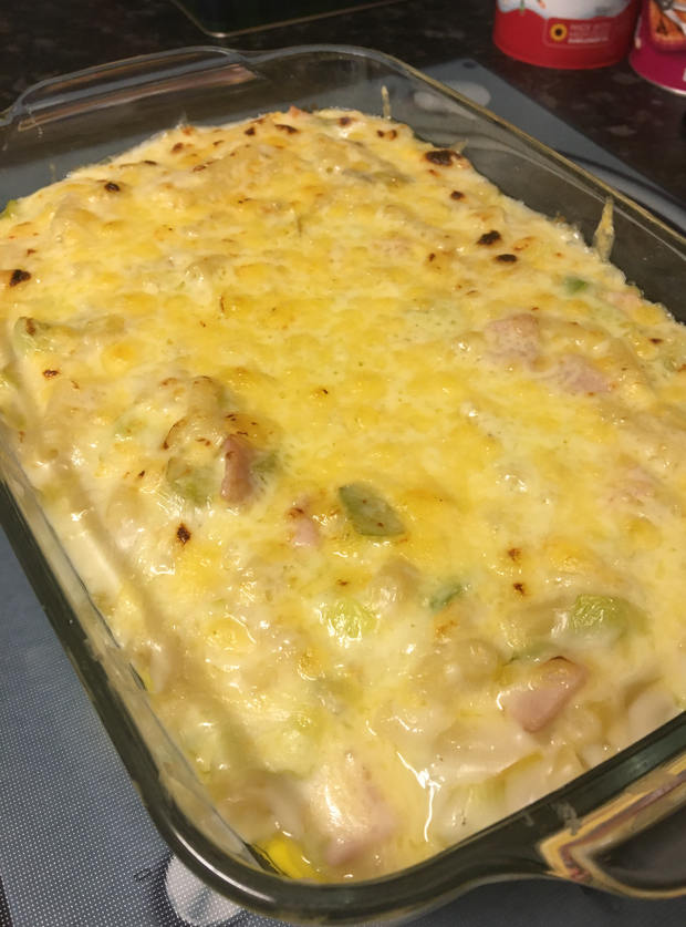Chicken Bacon and Leek Cottage Pie by Lightbulbmum, Shropshire pinchofnom.com