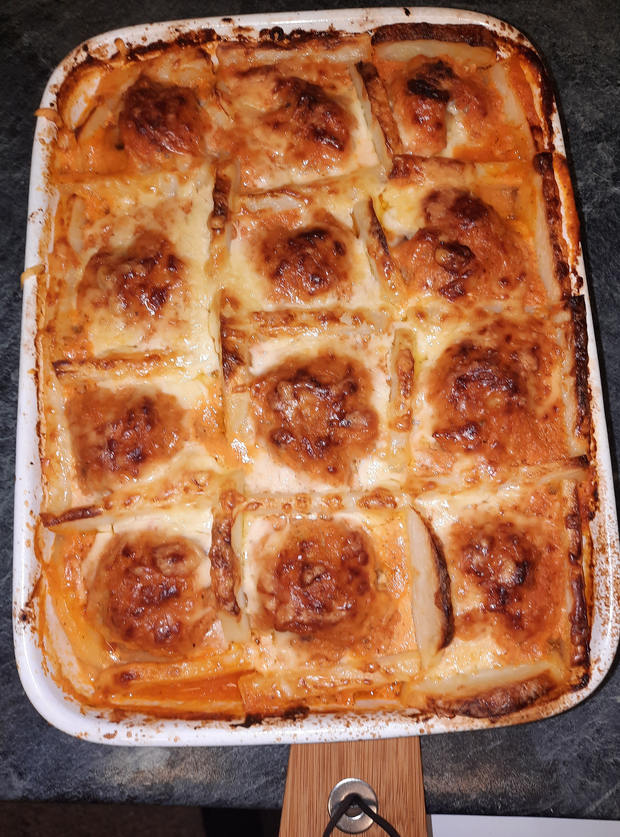Cheesy Meatball Parmentier by Philippa, Alton pinchofnom.com