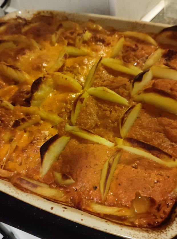 Cheesy Meatball Parmentier by Janie Anderson, Nottinghamshire pinchofnom.com