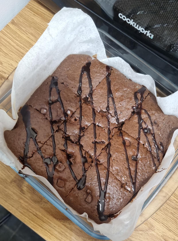 Chocolate Brownies by Beth, Essex pinchofnom.com