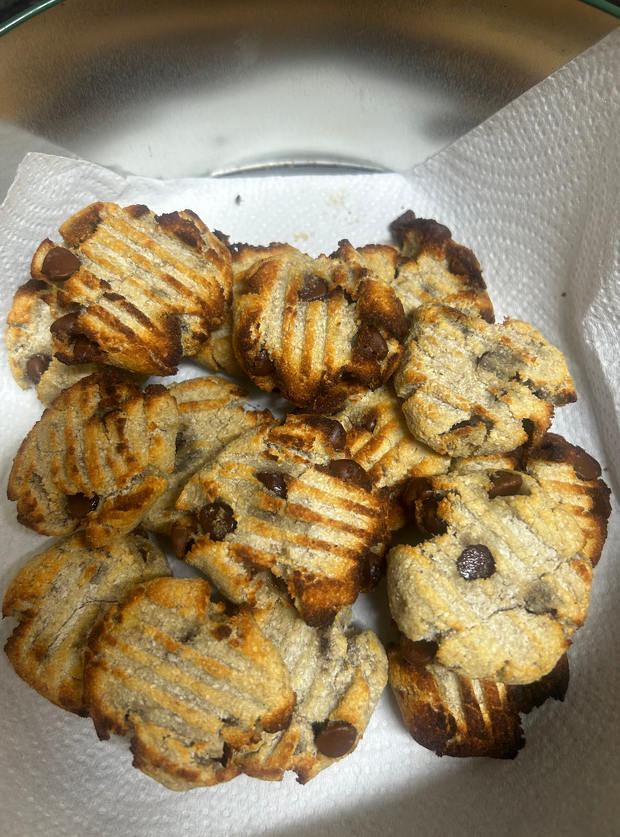 Coconut and Banana Chocolate Chip Cookies by Anna Emlyn, Telford Shropshire pinchofnom.com