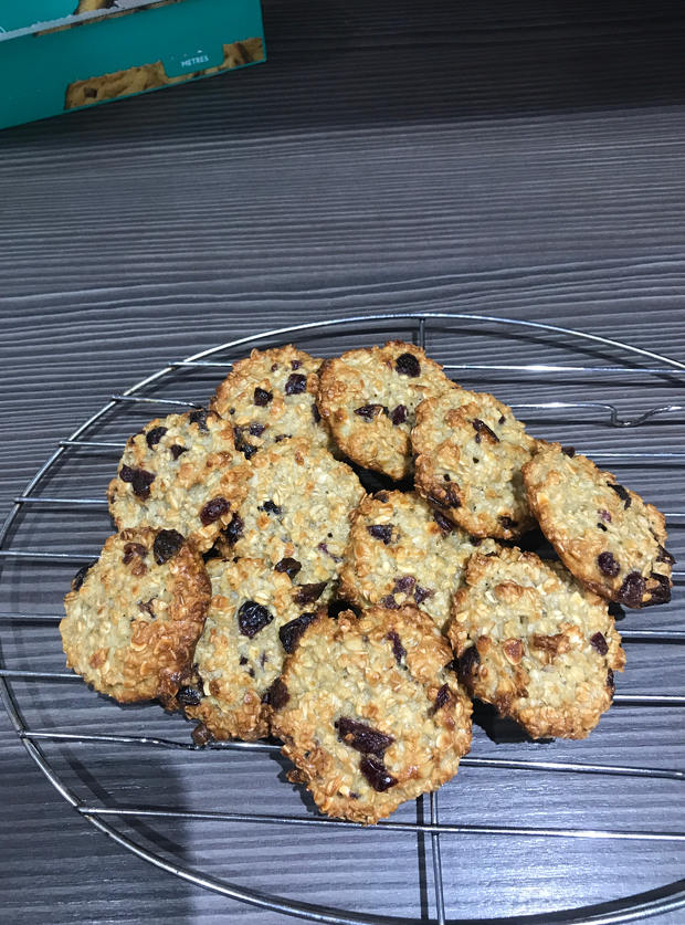 Cranberry and Almond Oat Cookies by Wendy Daly, Newcastle pinchofnom.com