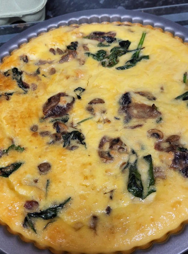 Creamy Garlic Mushroom Quiche by Mandy Taylor, Glasgow pinchofnom.com