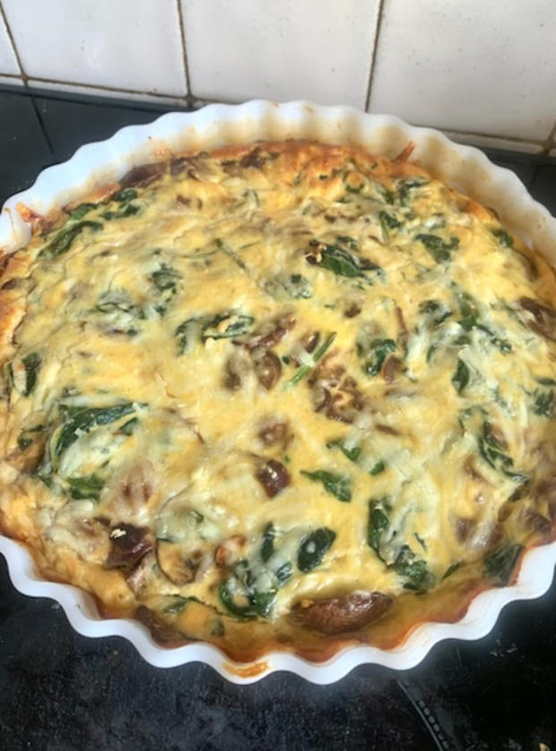 Creamy Garlic Mushroom Quiche by Andrea, Lancashire pinchofnom.com