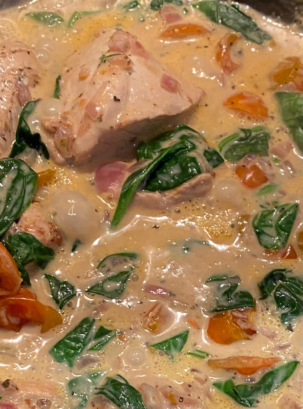 Creamy Tuscan Chicken by Jo57sh, Gloucestershire pinchofnom.com