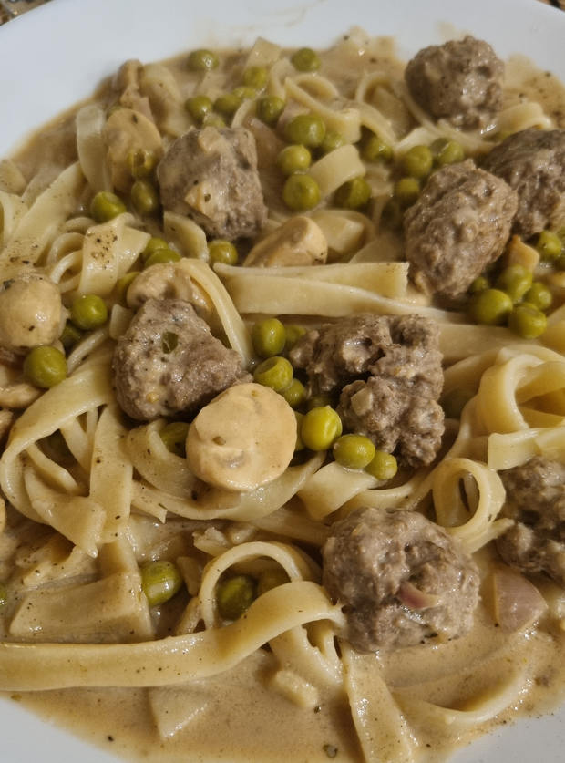 Creamy Dijon Meatballs by Charlotte, Exmouth pinchofnom.com