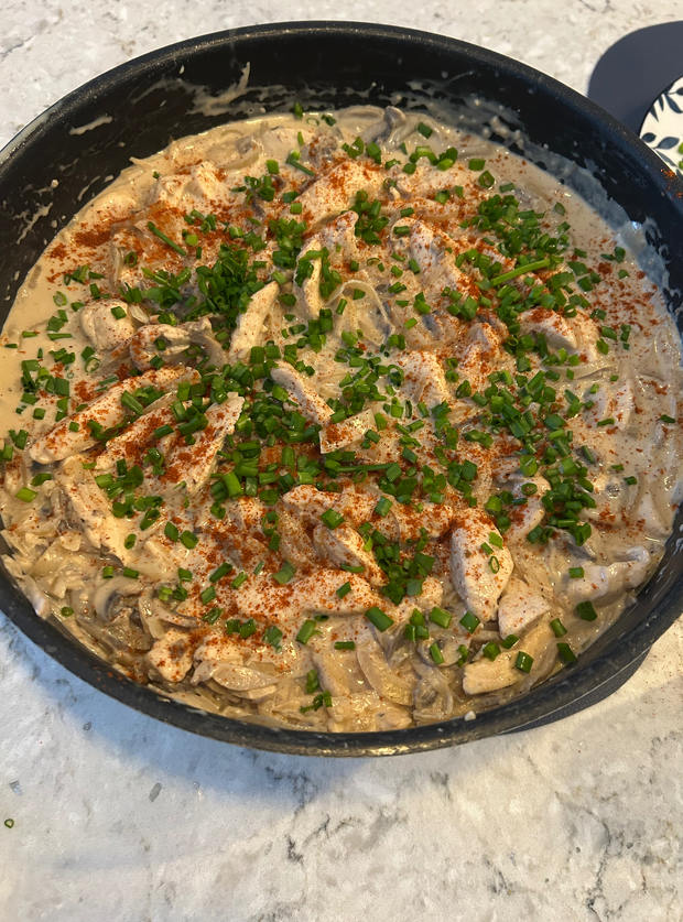 Creamy Garlic Chicken by Tanimac, Lisburn NI pinchofnom.com