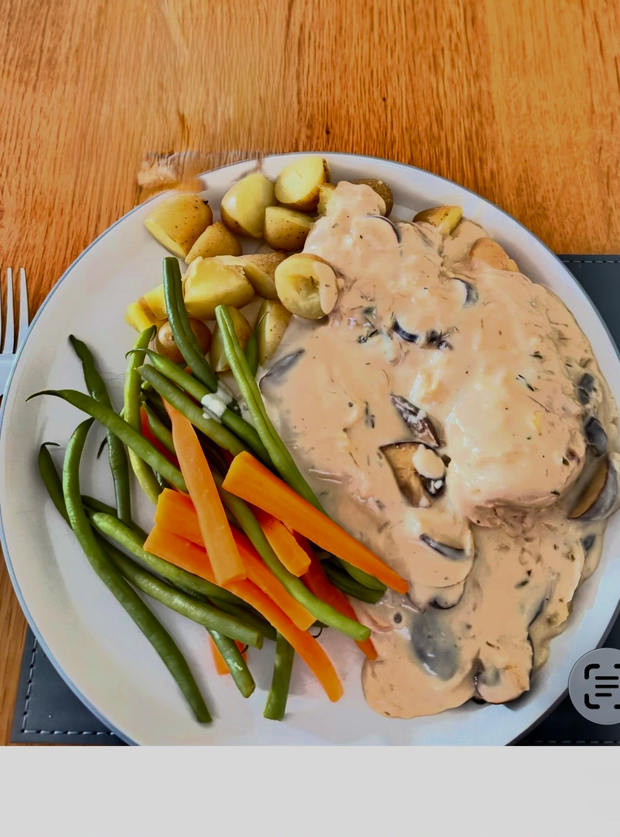 Creamy Prosecco Chicken by Marie Holmes, Wimblington, March pinchofnom.com