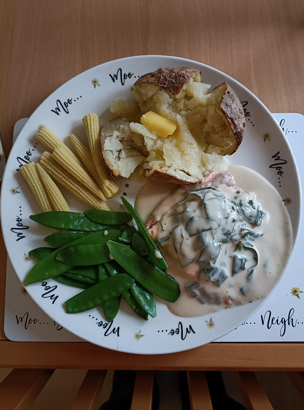 Creamy Garlic Salmon by Andie, Yorkshire pinchofnom.com
