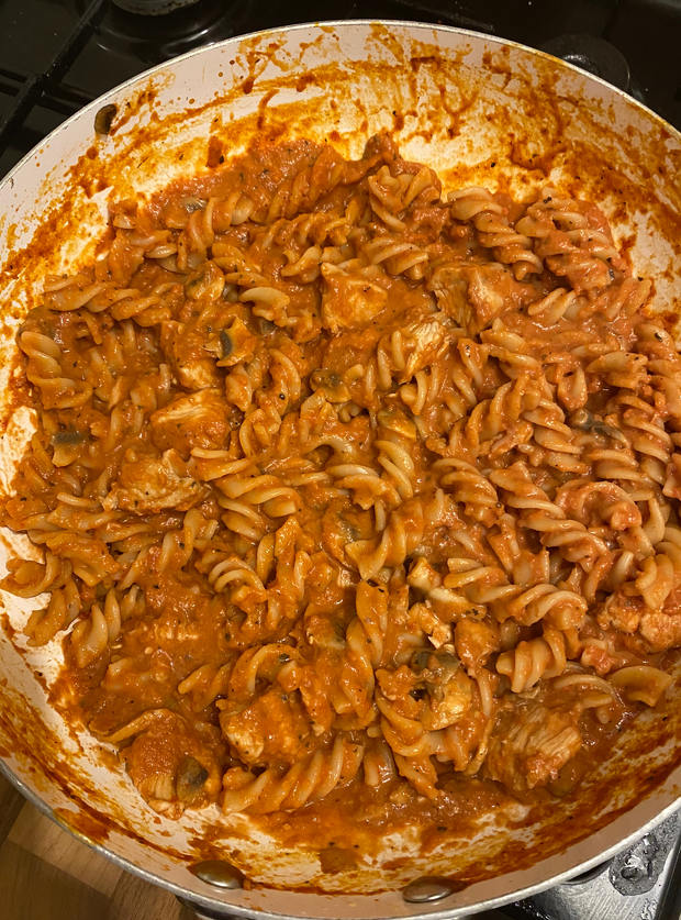 Creamy Roasted Red Pepper And Chicken Pasta Recipe Image By Claire Pinch Of Nom