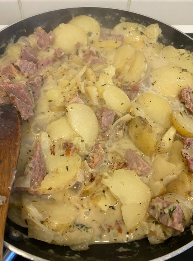 Creamy Bacon, Onion and Potatoes Recipe. Image by Leanne - Pinch of Nom