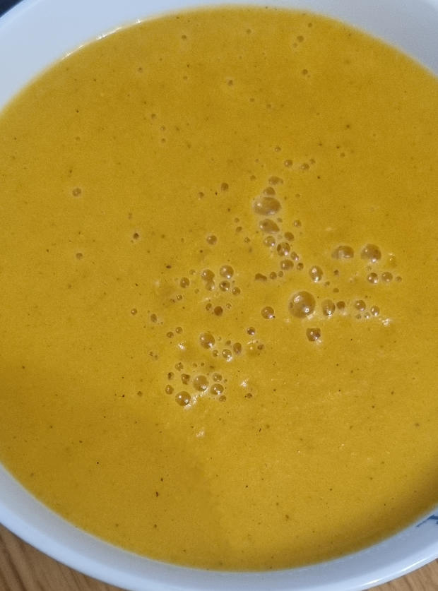 Curried Creamy Carrot Soup by Sarah M, Scotland pinchofnom.com