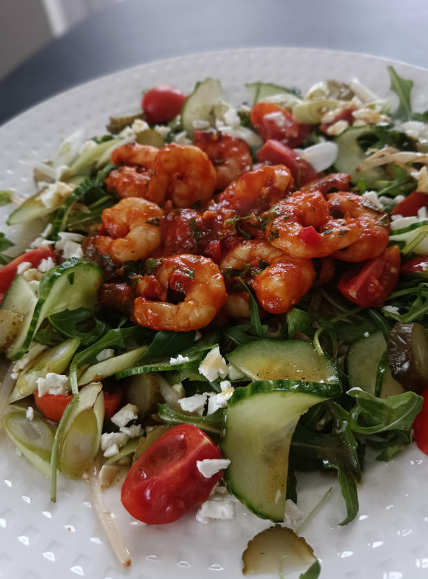 Garlic Chilli Prawns by Lmsingy, Lancashire pinchofnom.com