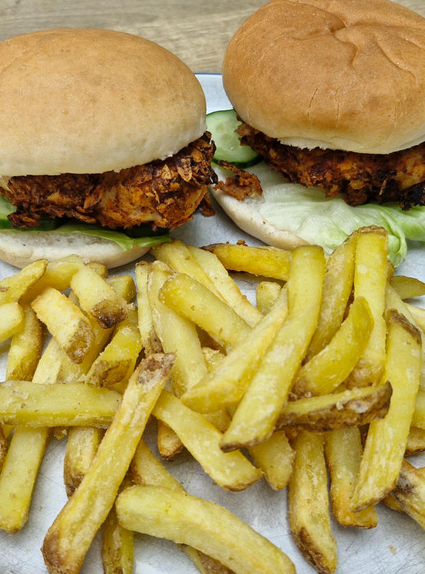 KFC Zinger Burger Fakeaway by Amy, Staffordshire pinchofnom.com