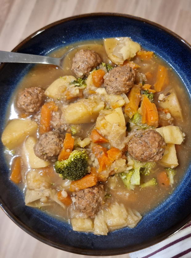 Lamb Scouse - Instant Pot by R J Stirls, Milton Keynes pinchofnom.com
