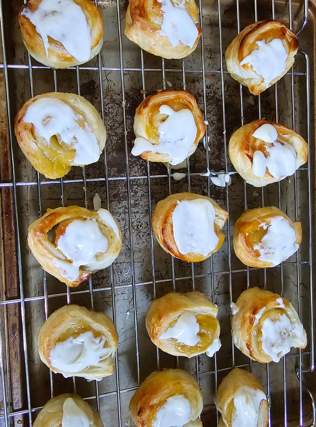 Lemon Drizzle Swirls by Jo Cee, North Lanarkshire pinchofnom.com