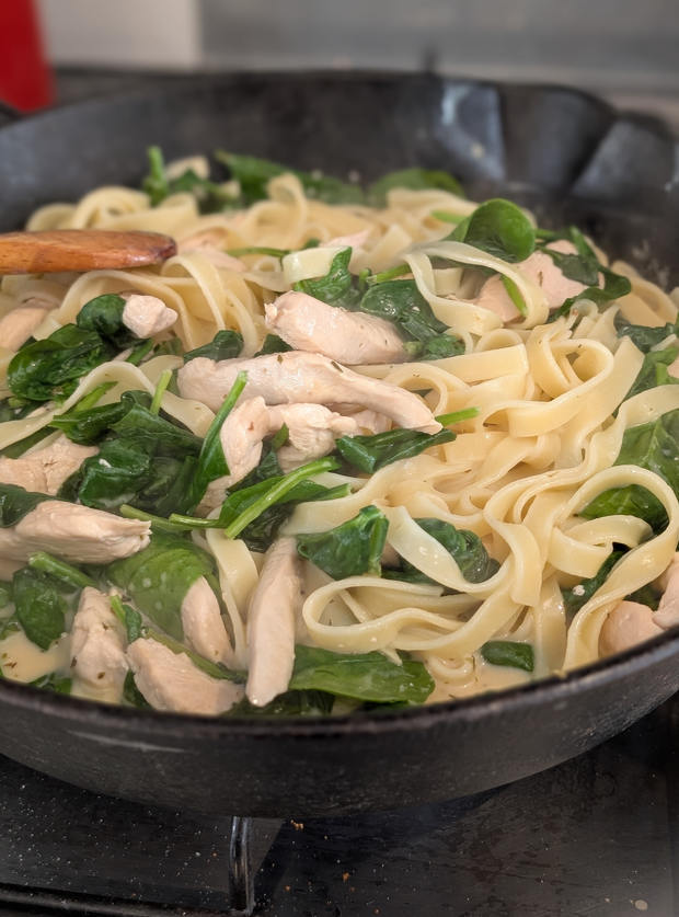 Lemon Chicken and Spinach Pasta by Sarah Manning, Suffolk pinchofnom.com