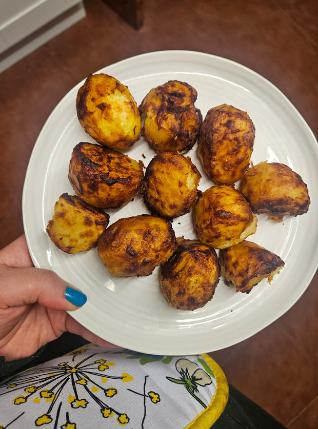 Marmite Roasties by Georgia, Gloucestershire pinchofnom.com