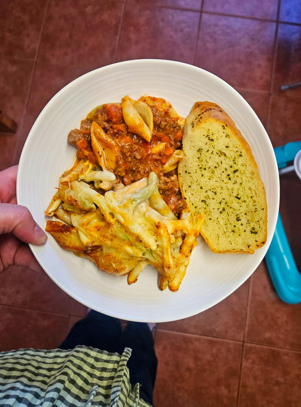 Mac and Cheese Lasagne by Georgia, Gloucestershire pinchofnom.com