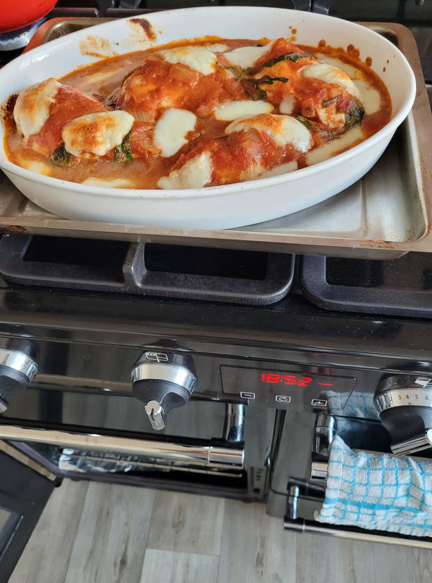Margherita Chicken by Terri, Gosport pinchofnom.com