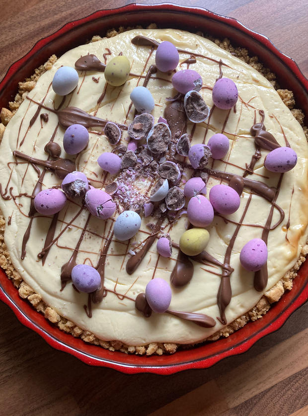 Mini Egg Cheesecake by Helen M, Beverley pinchofnom.com