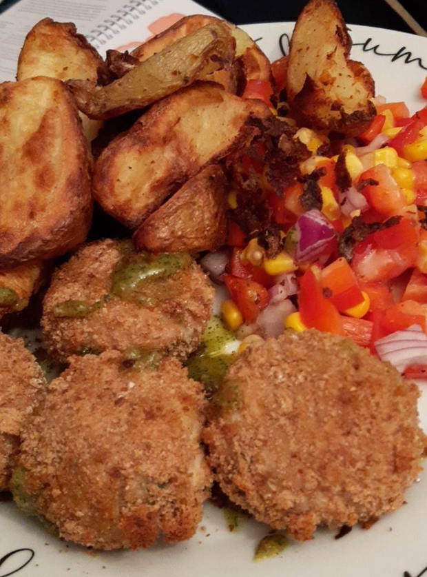 Mini Chicken Kyiv Balls by Mandy DS, Buxted pinchofnom.com